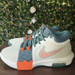 Nike LeBron Witness 8 Basketball Shoes Sneakers Men's 7.5 Sail Green NWOB